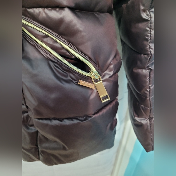 ⭐HOST PICK⭐NWT chocolate brown with gold hardware 2x puffer Jacket - Picture 12 of 16